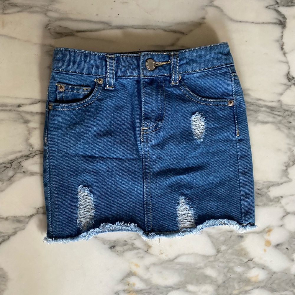 Boho Medium-Wash Frayed-Hem Jean Skirt for Toddler Girls 💙 - Picture 2 of 5